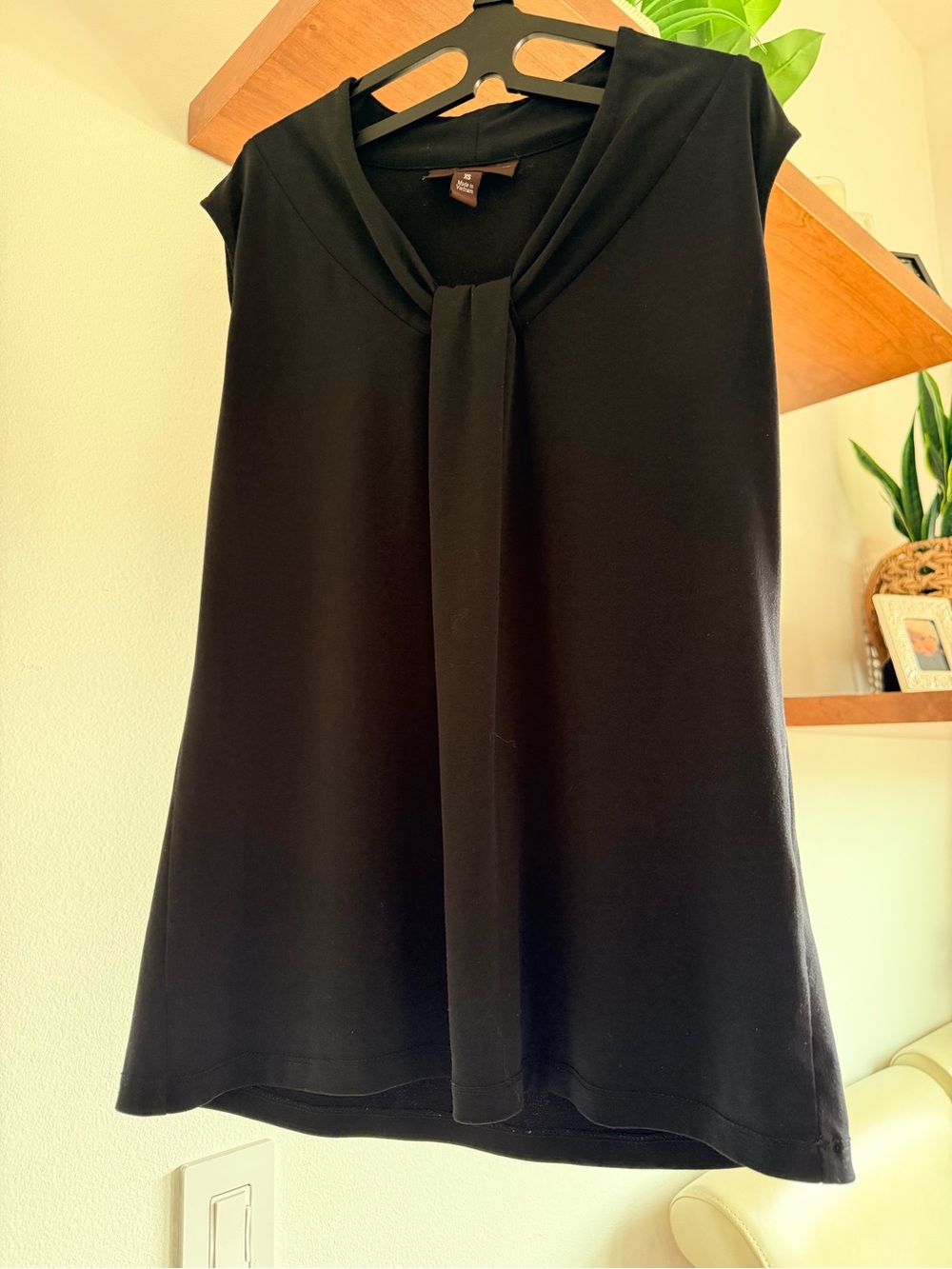 Dana Buchman Black Tie-Front Sleeveless Tank